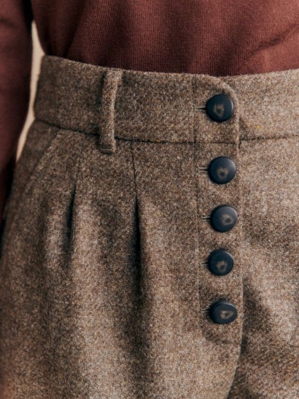 SOLD NWT Sézane Wallace Shorts in Taupe Size 2/34 - Picture 3 of 8